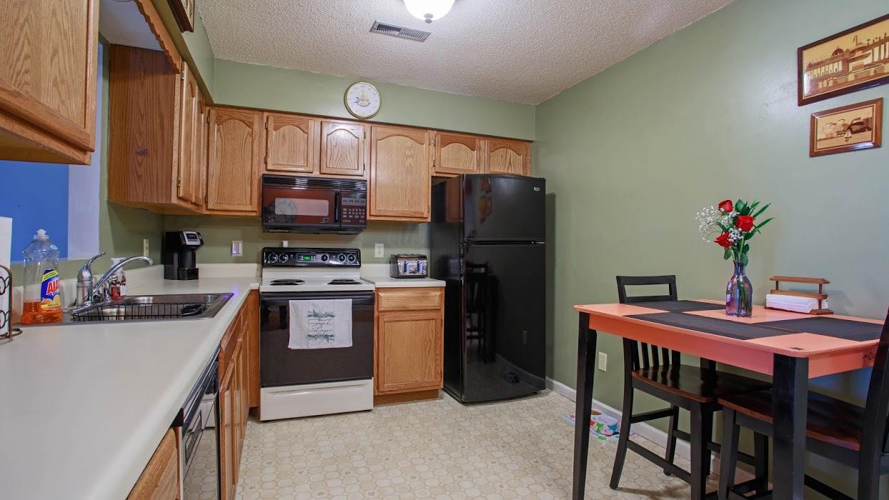 8043 Intervale Way Powell, TN 37849 - Photo 6 of 21 Roomy kitchen