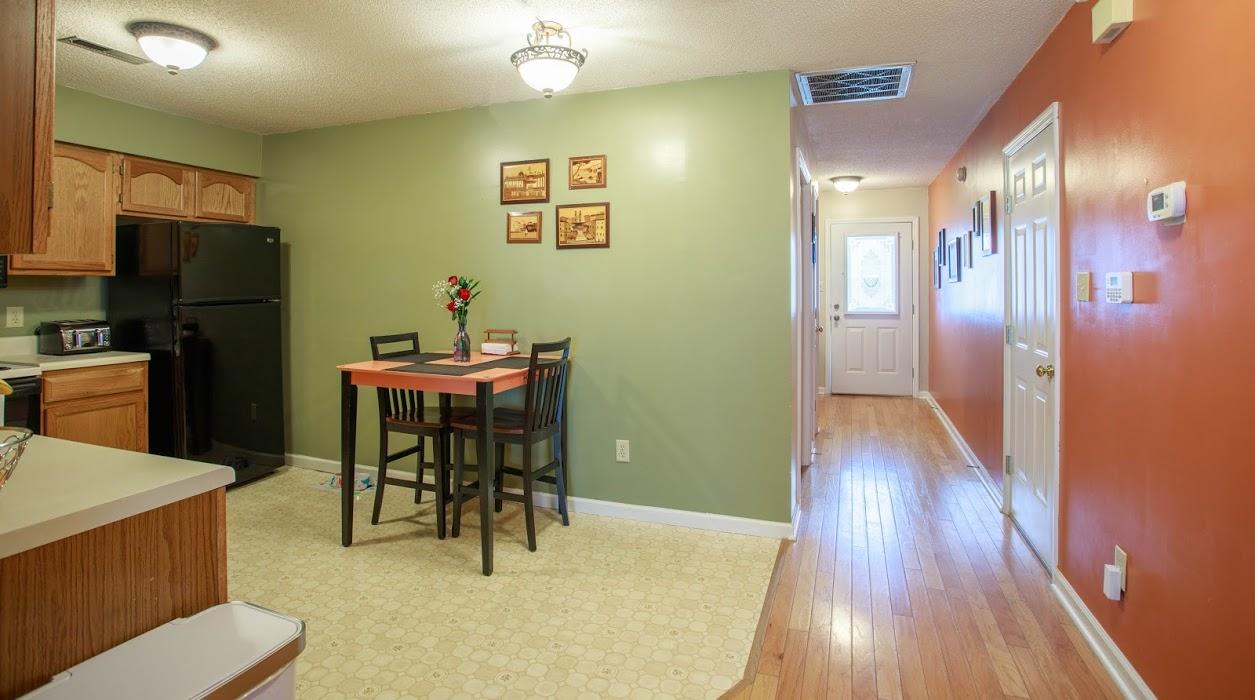 8043 Intervale Way Powell, TN 37849 - Photo 7 of 21 Eat in area