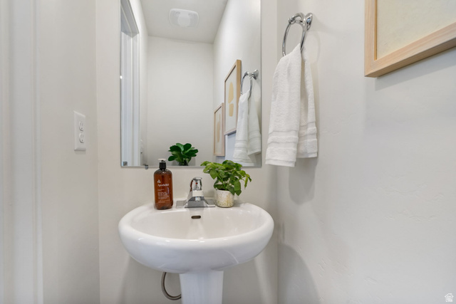 445 950 South Ogden, UT 84404 - Photo 9 of 28 Bathroom featuring a sink
