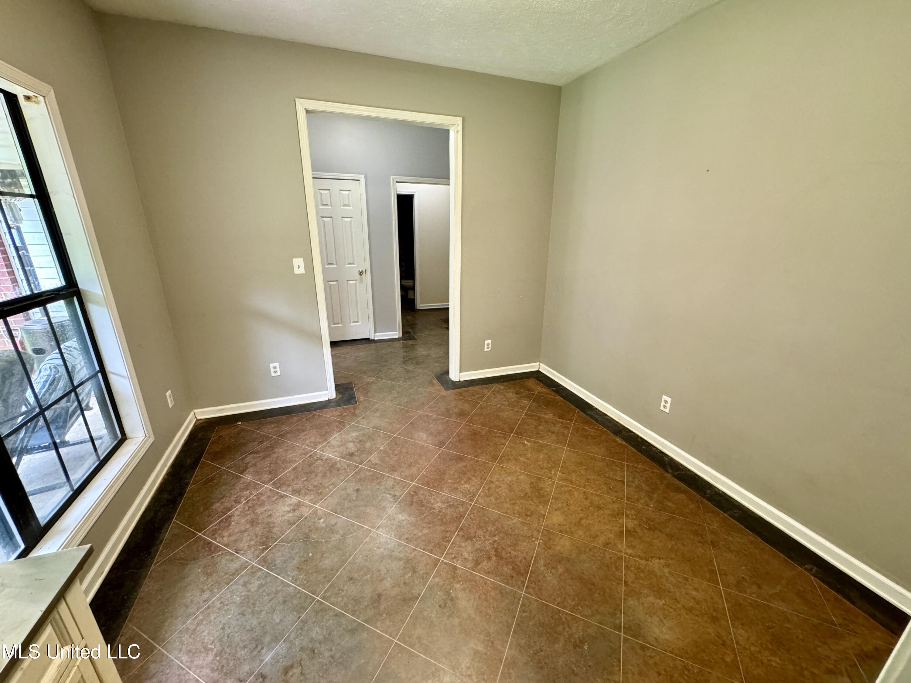 514 Proctor Road Grenada, MS 38901 - Photo 11 of 37 IMG_4662~photo-full