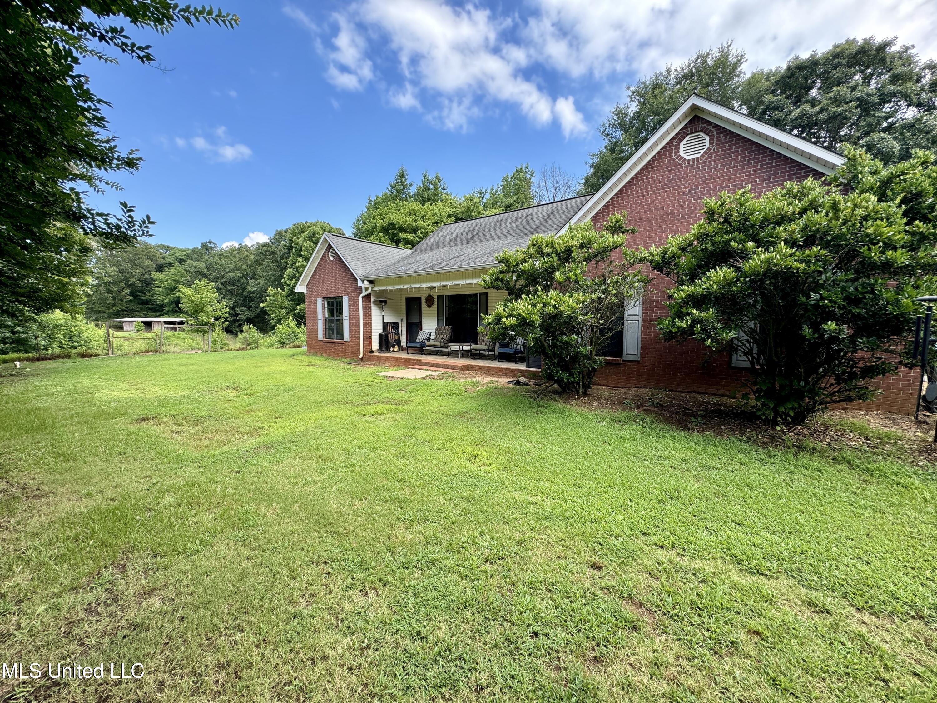 514 Proctor Road Grenada, MS 38901 - Photo 2 of 37 IMG_4676~photo-full