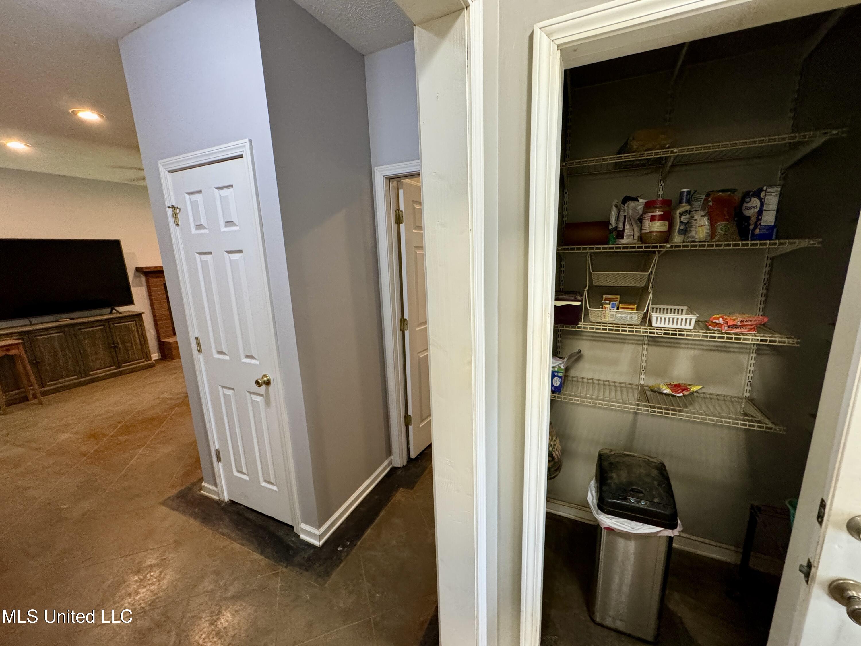 514 Proctor Road Grenada, MS 38901 - Photo 8 of 37 IMG_4659~photo-full