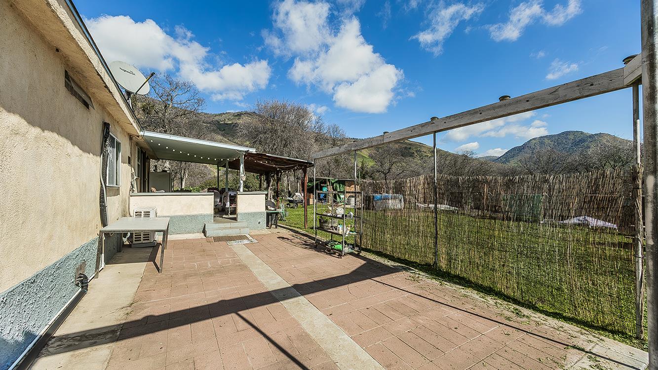 1321 Elwood Road Squaw Valley, CA 93675 - Photo 7 of 31 a view of a balcony with furniture