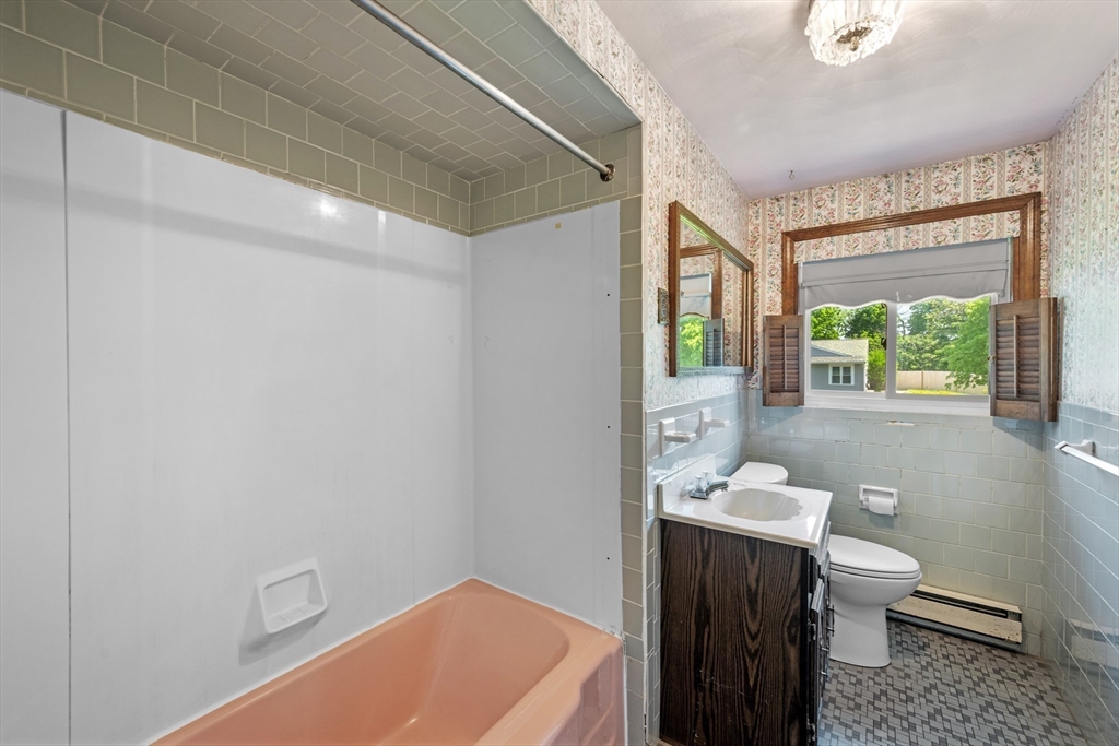 64 Amherst Road Beverly, MA 01915 - Photo 17 of 36