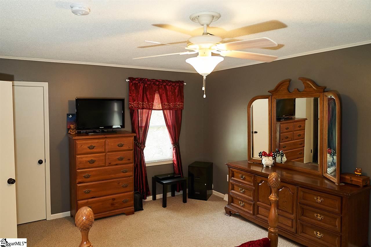 908 Davenport Road Simpsonville, SC 29680 - Photo 8 of 21 Gallery Image 8