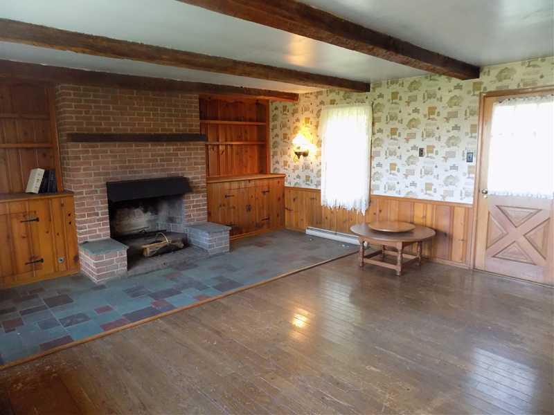 862 Sarver Road Sarver, PA 16055 - Photo 3 of 7 Family Room.