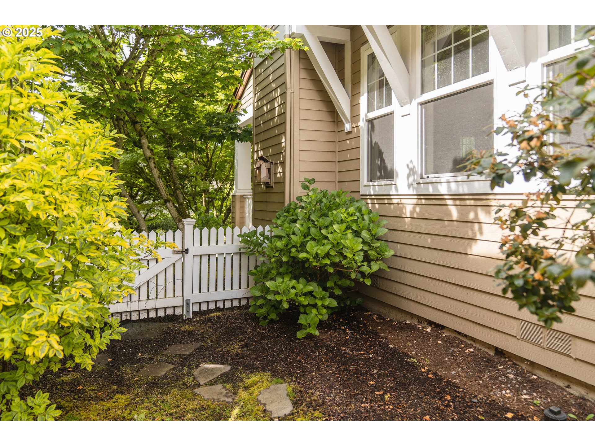 2456 Northwest Miller Road Portland, OR 97229 - Photo 33 of 35 Yard