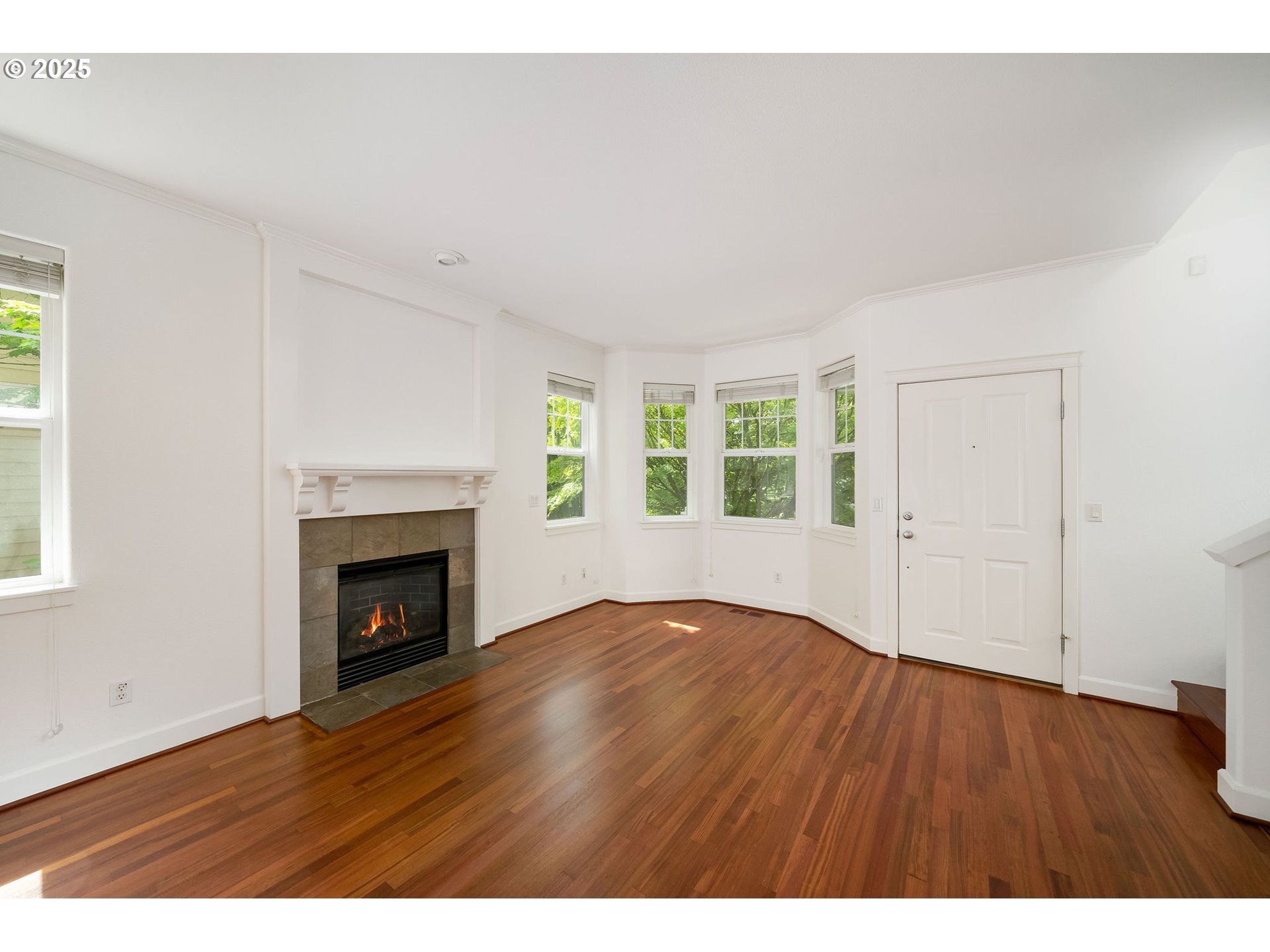 2456 Northwest Miller Road Portland, OR 97229 - Photo 6 of 35 Living Room