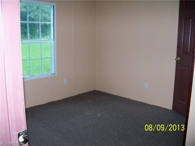 803 Chaney Road Asheboro, NC 27205 - Photo 6 of 12 2nd Bedroom.