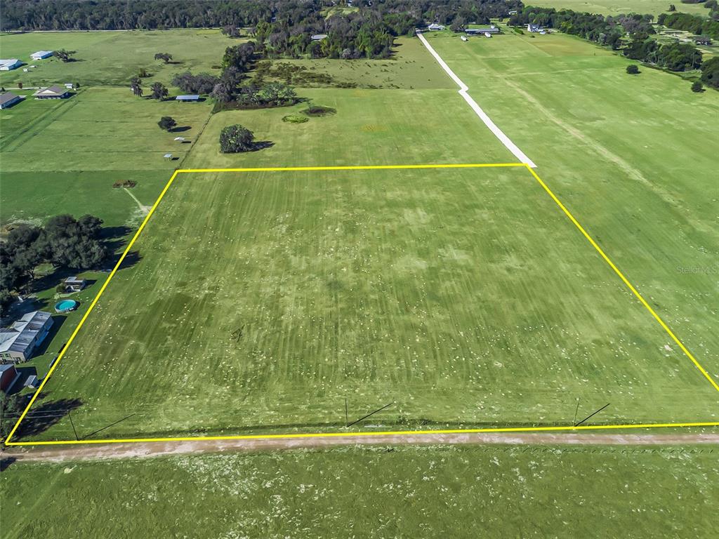 635 Cr Bushnell Bushnell, FL 33513 - Photo 6 of 7 a view of a tennis court