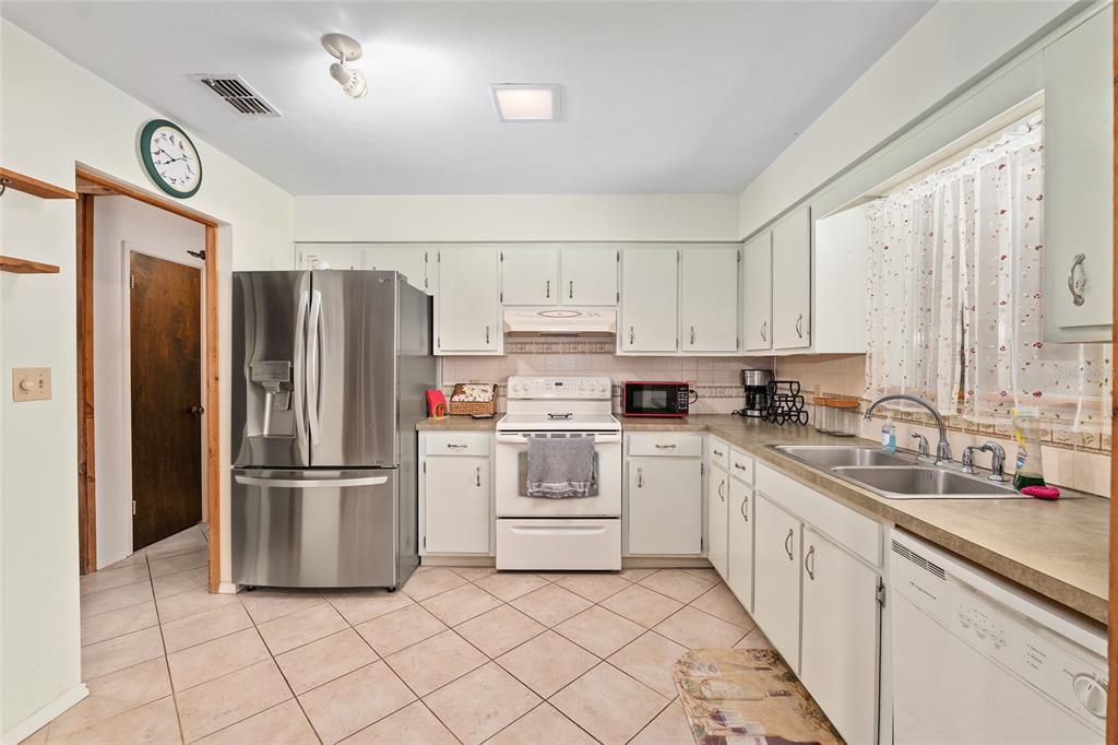 10219 Northwest 4th Place Gainesville, FL 32607 - Photo 10 of 54