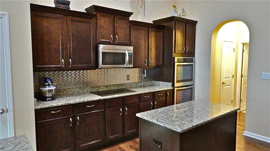 12482 Wolverton Way Fishers, IN 46037 - Photo 6 of 24 Gallery Image 6