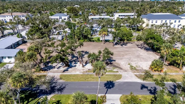 $1,995,000 | 641 Azalea Lane, Vero Beach, FL 32963