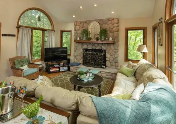 $398,700 | 2 Cumberland, Galena, IL 61036