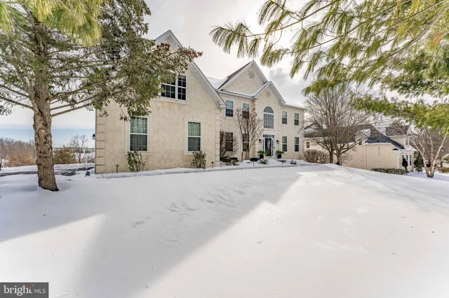 a view of a lake in middle of the town