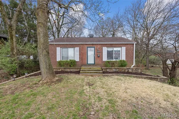 $220,000 | 7424 Lansdowne Avenue, Shrewsbury, MO 63119