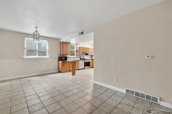 $220,000 | 7424 Lansdowne Avenue, Shrewsbury, MO 63119