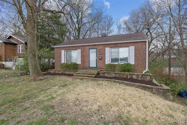$220,000 | 7424 Lansdowne Avenue, Shrewsbury, MO 63119