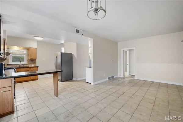 $220,000 | 7424 Lansdowne Avenue, Shrewsbury, MO 63119