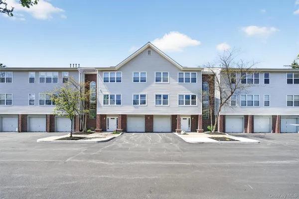 $290,000 | 66 Deer Ct Drive, Middletown, NY 10940