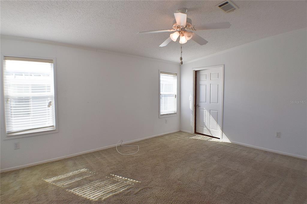 37533 Rio Lane Zephyrhills, FL 33541 - Photo 8 of 25 Gallery Image 8