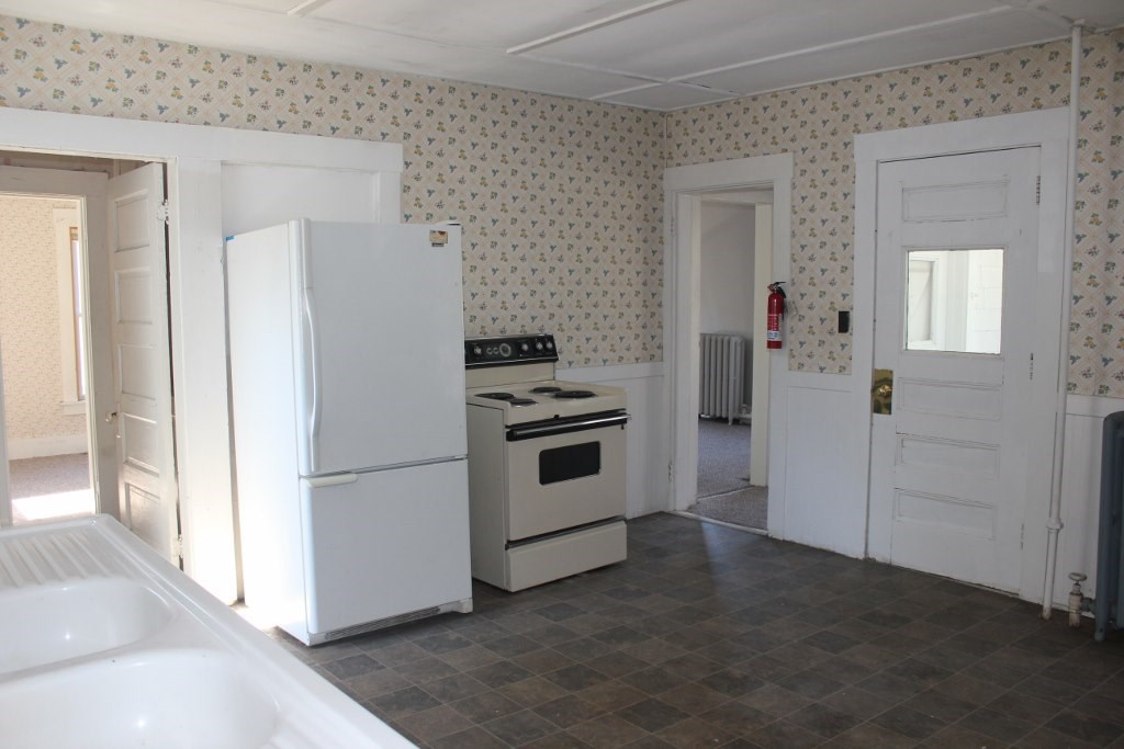 219 Union Street Springfield, VT 05156 - Photo 7 of 14