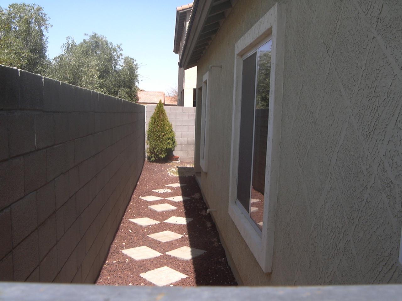 1834 East Del Rio Street Gilbert, AZ 85295 - Photo 3 of 18 Side View