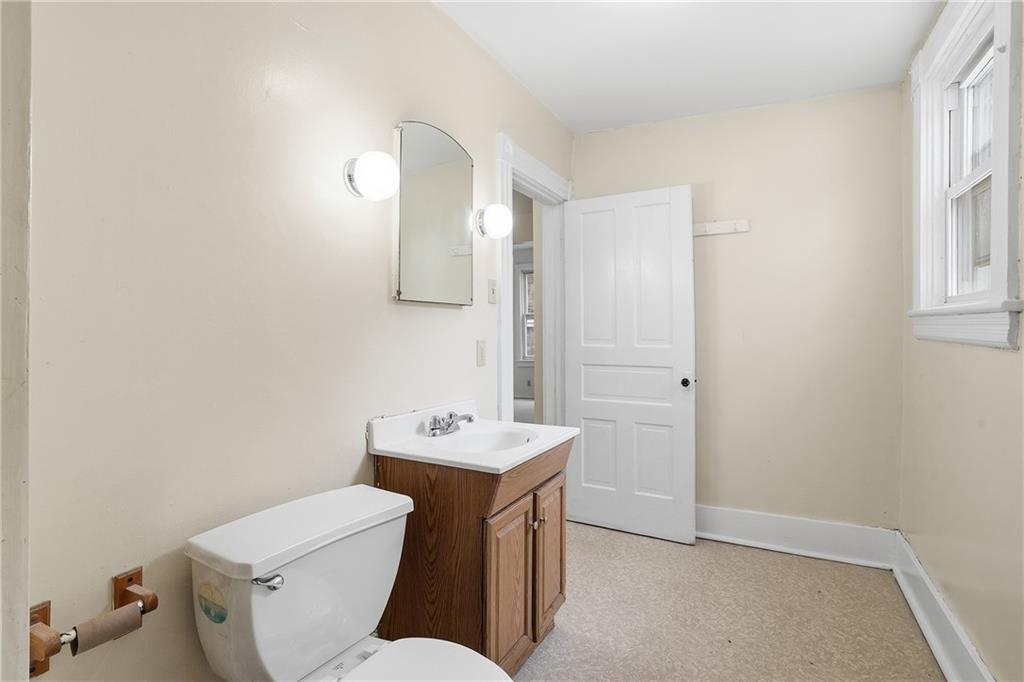 144 Ridge Avenue New Kensington, PA 15068 - Photo 17 of 44