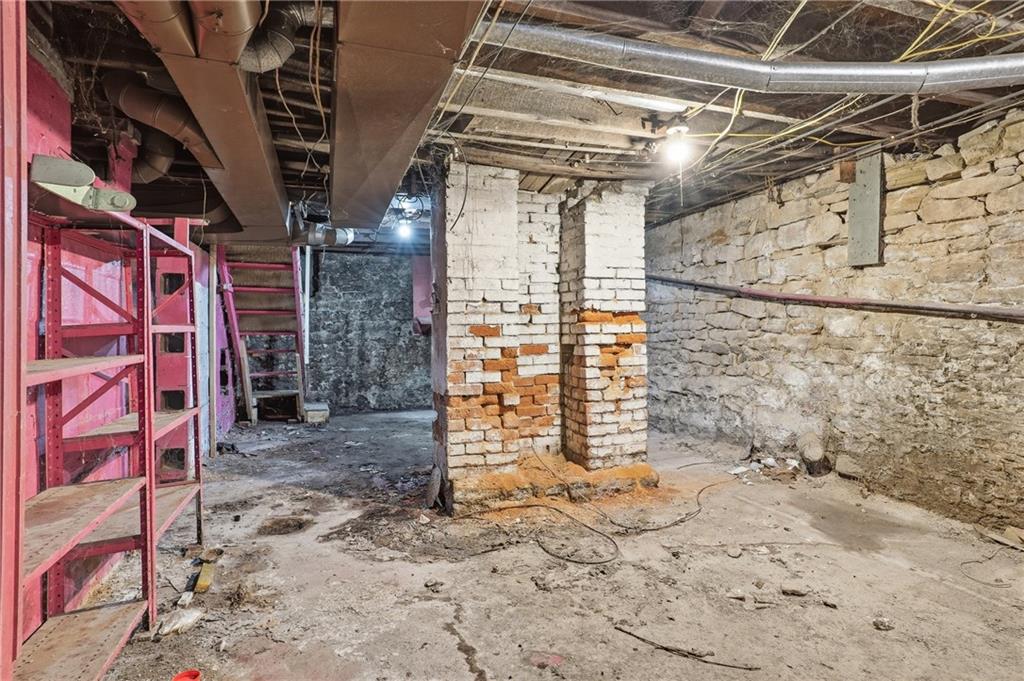 144 Ridge Avenue New Kensington, PA 15068 - Photo 19 of 44