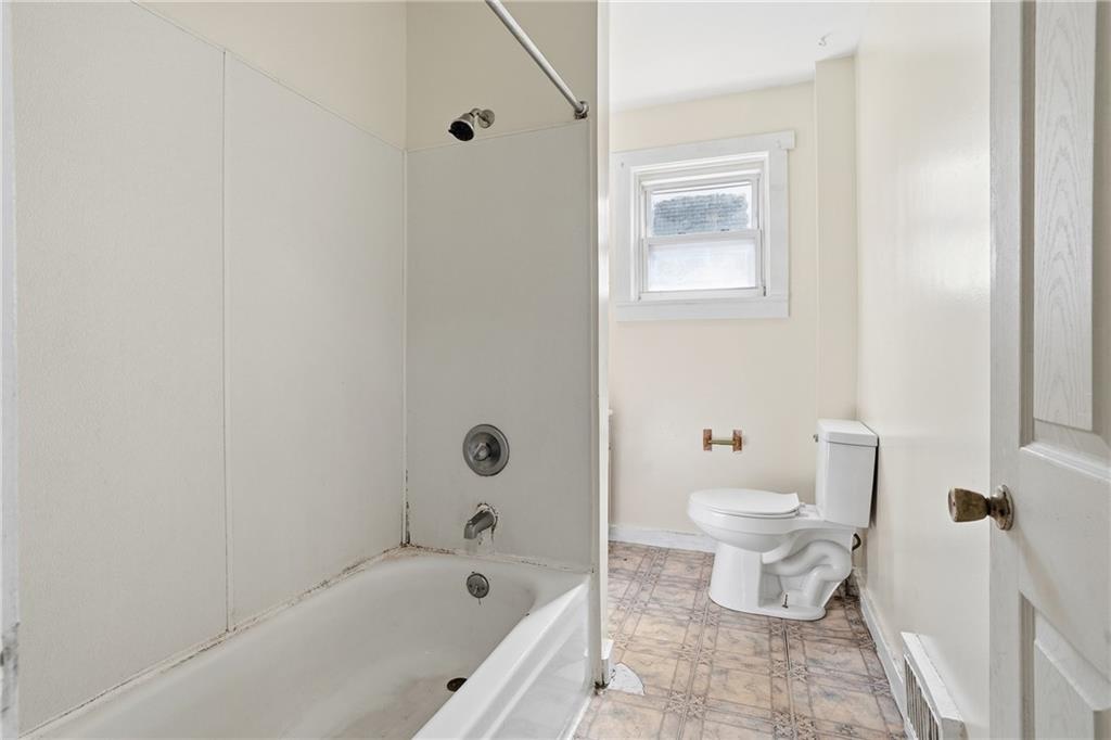 144 Ridge Avenue New Kensington, PA 15068 - Photo 40 of 44