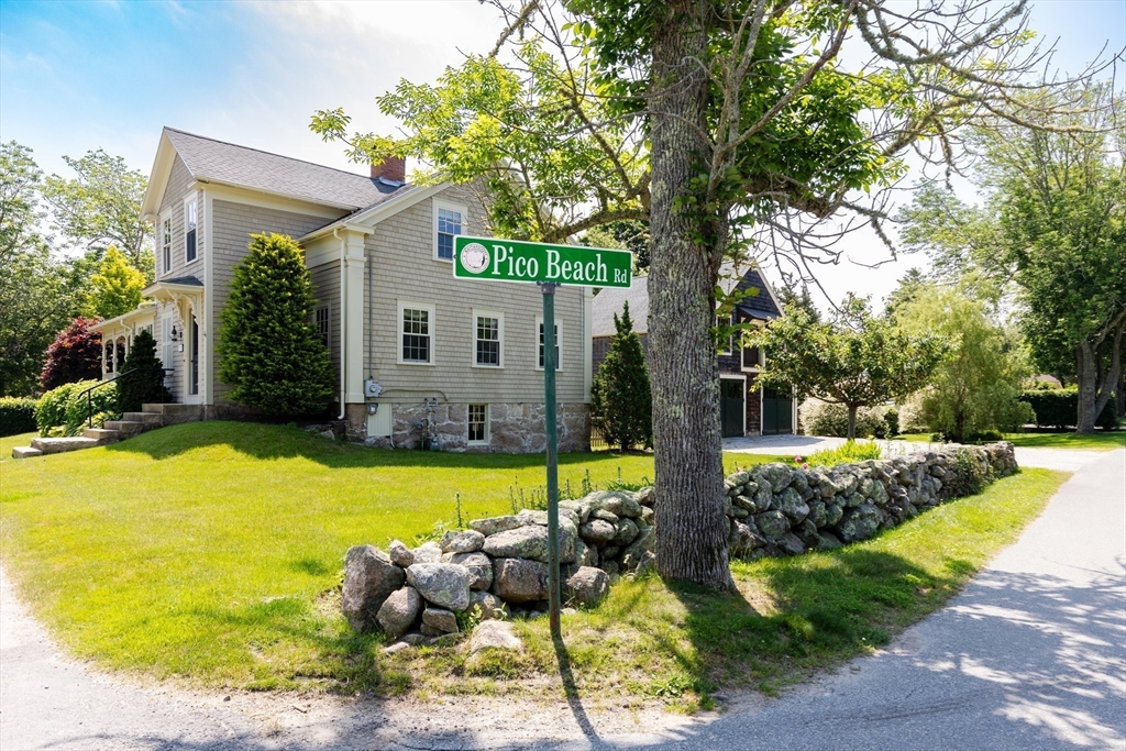 24 Pine Island Road Mattapoisett, MA 02739 - Photo 4 of 38