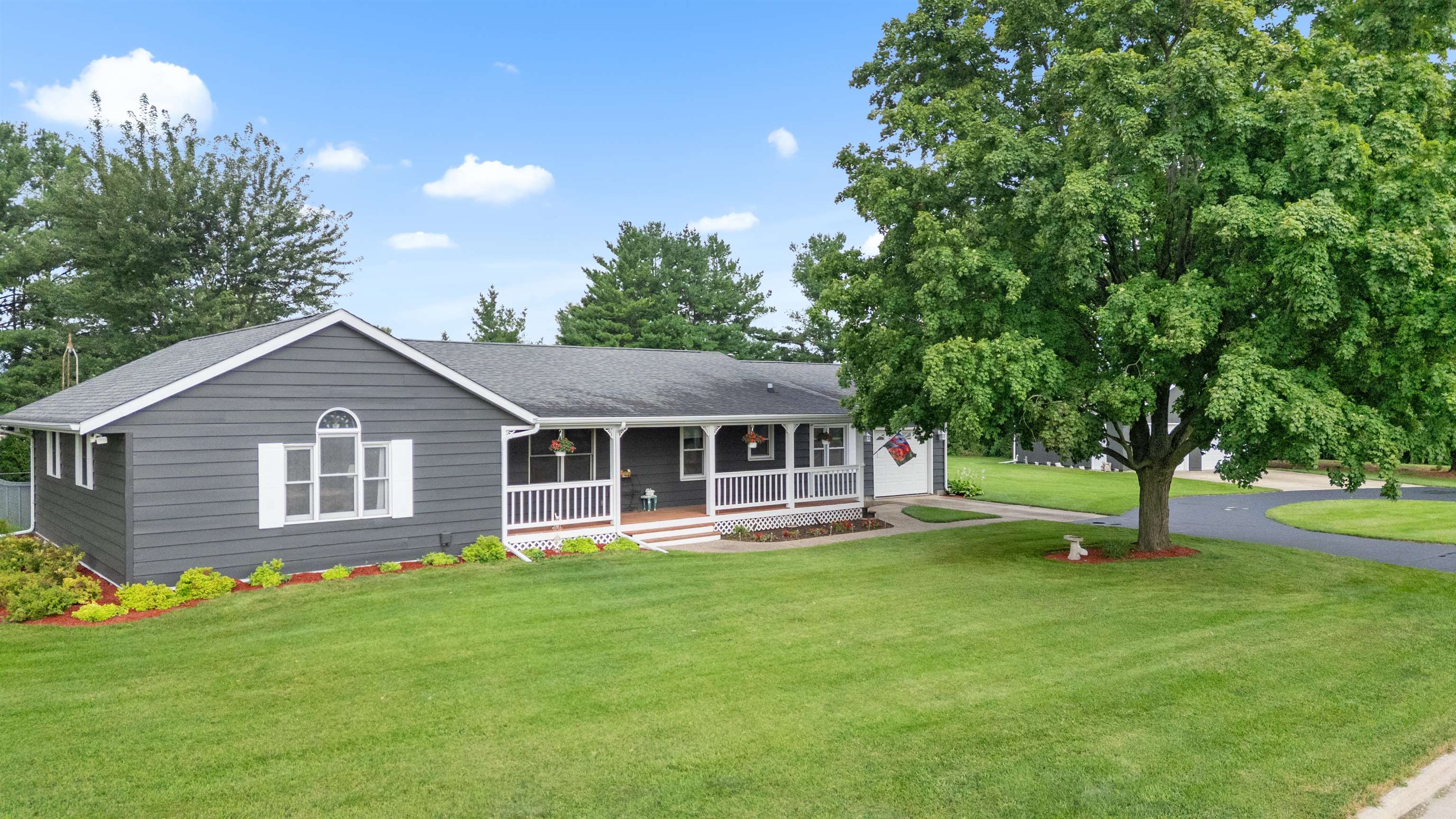 15212 Willowbrook Road South Beloit, IL 61080 - Photo 2 of 42 Gallery Image 2