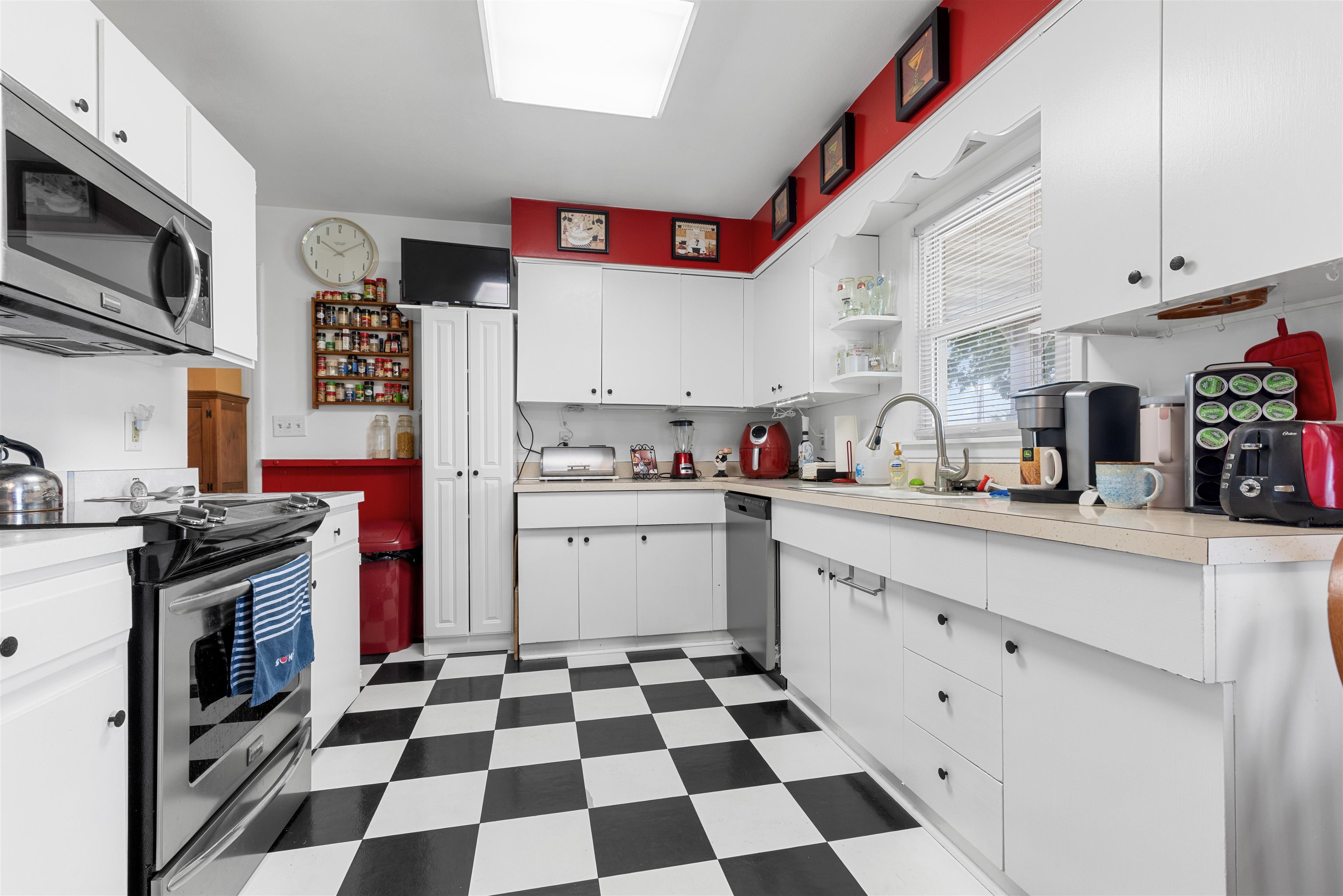 15212 Willowbrook Road South Beloit, IL 61080 - Photo 6 of 42 Gallery Image 6