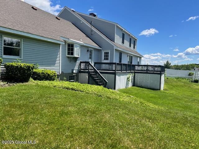 12 Glennon Road Colonie, NY 12110 - Photo 2 of 36 Backyard deck close