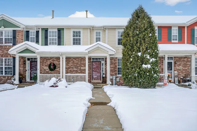 $325,000 | 234 Longview Drive, Elgin, IL 60124