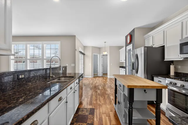 $325,000 | 234 Longview Drive, Elgin, IL 60124