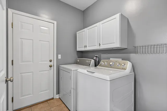 $325,000 | 234 Longview Drive, Elgin, IL 60124