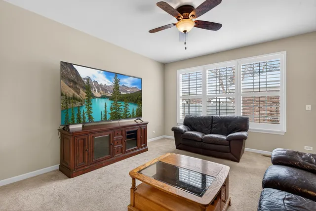 $325,000 | 234 Longview Drive, Elgin, IL 60124