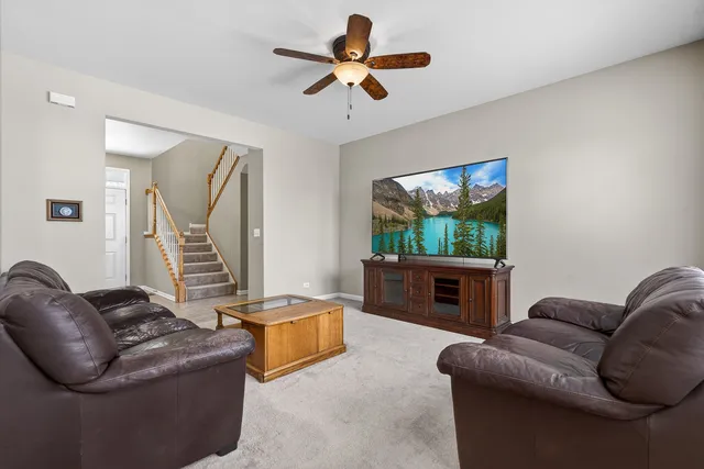 $325,000 | 234 Longview Drive, Elgin, IL 60124