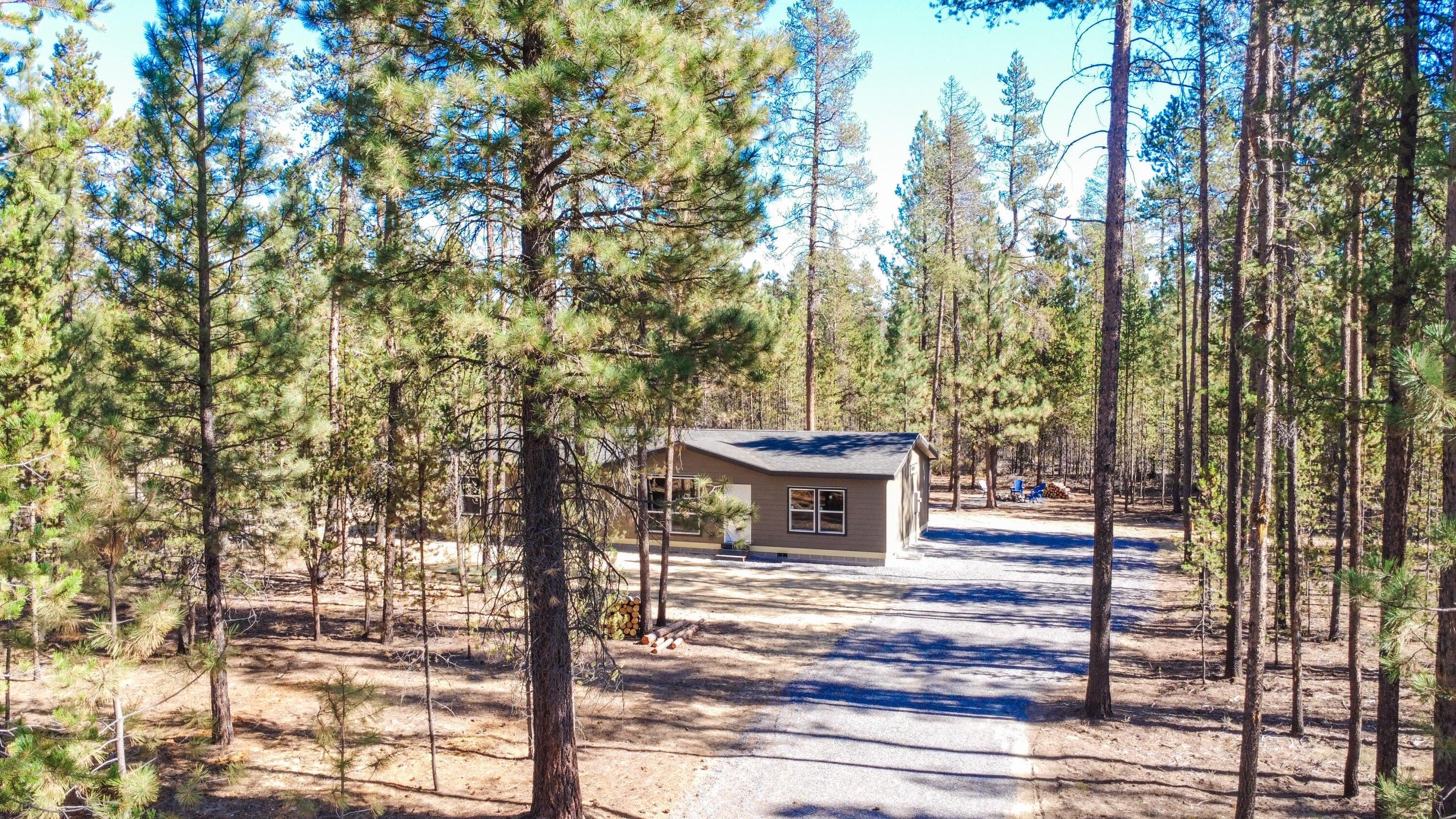 51360 Mitchell Road La Pine, OR 97739 - Photo 17 of 21 Lots of space