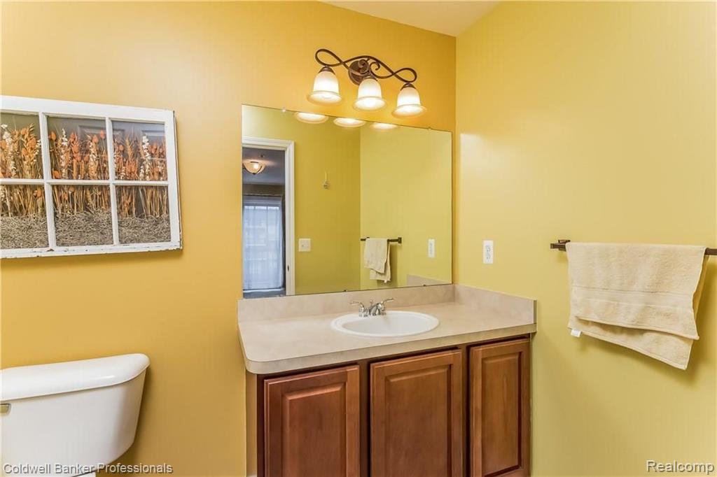 16894 Farmington Road, Unit 41 Livonia, MI 48154 - Photo 15 of 32