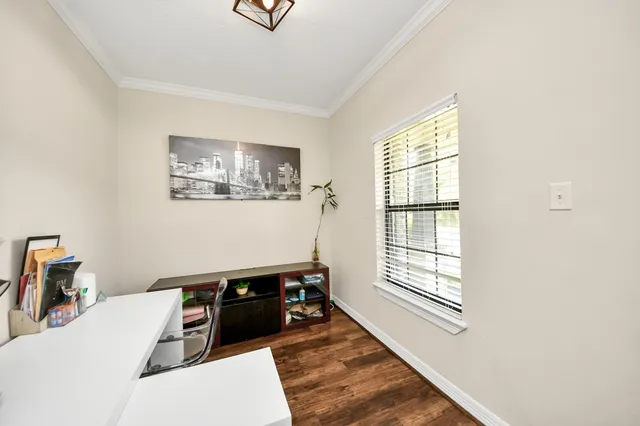 a very nice looking room with many windows