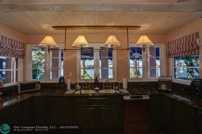 2401 Del Lago Drive Fort Lauderdale, FL 33316 - Photo 18 of 66