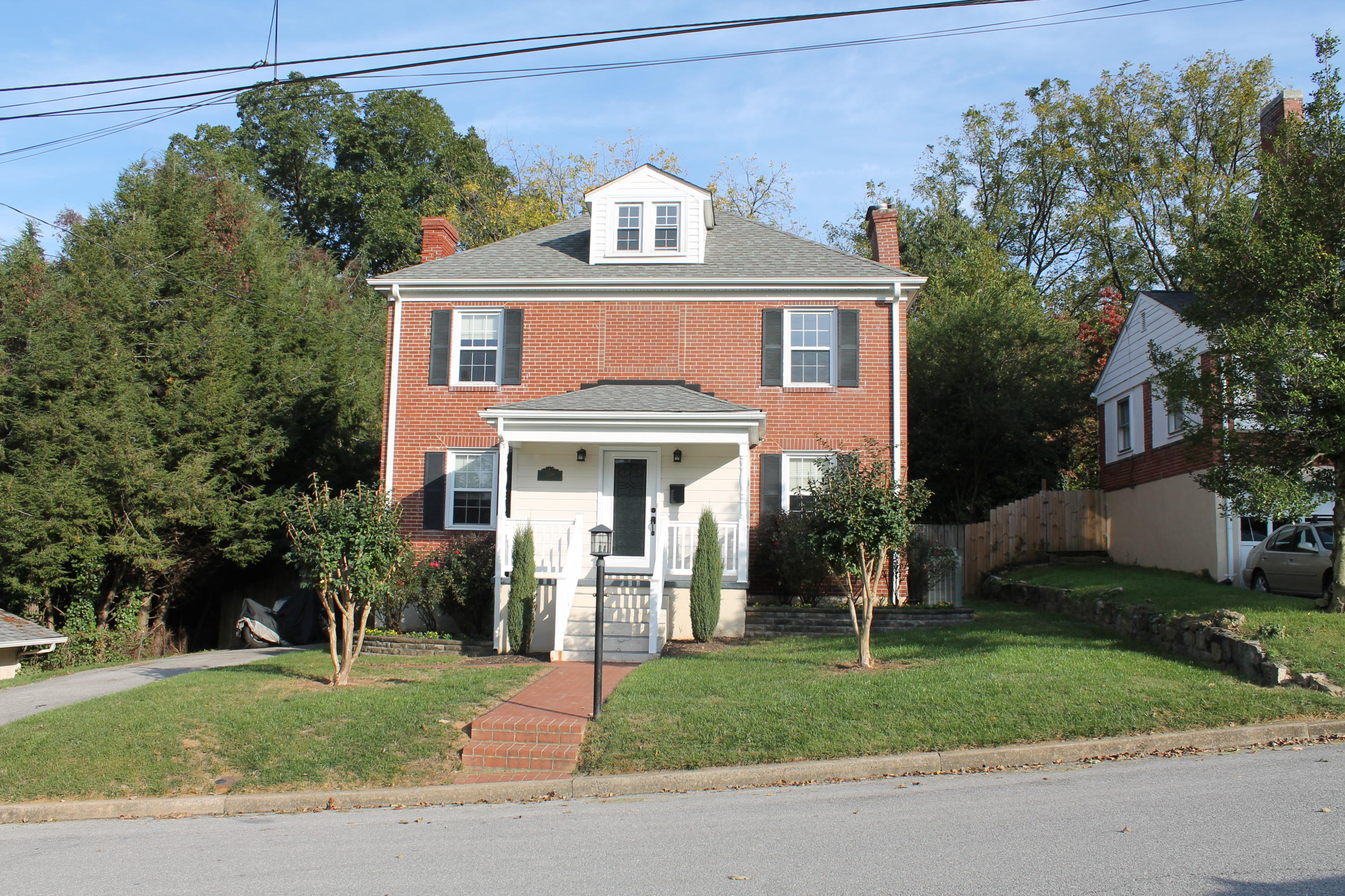 2218 Hunters Road Southwest Roanoke, VA 24015 - Photo 1 of 69 IMG_8105