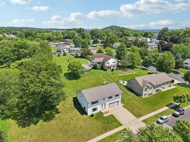 $323,000 | 1922 Amanda Drive, Reedsburg, WI 53959