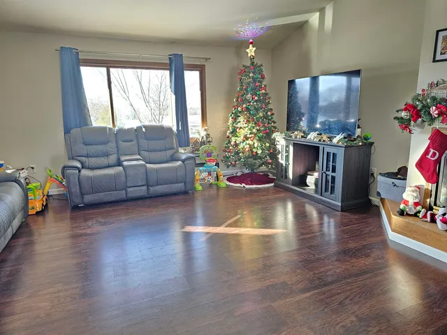 $323,000 | 1922 Amanda Drive, Reedsburg, WI 53959