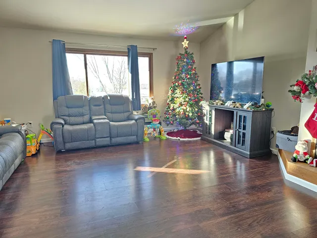 $323,000 | 1922 Amanda Drive, Reedsburg, WI 53959