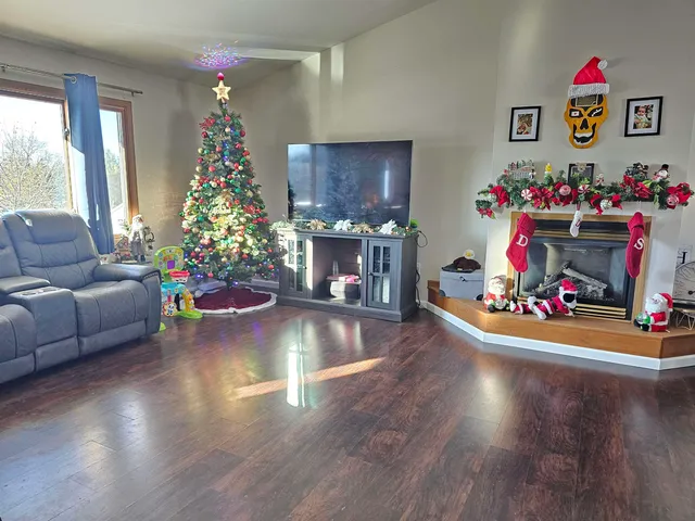 $323,000 | 1922 Amanda Drive, Reedsburg, WI 53959