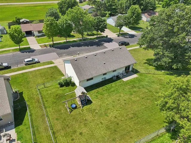 $323,000 | 1922 Amanda Drive, Reedsburg, WI 53959