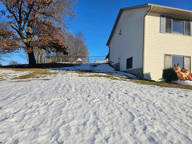 $323,000 | 1922 Amanda Drive, Reedsburg, WI 53959